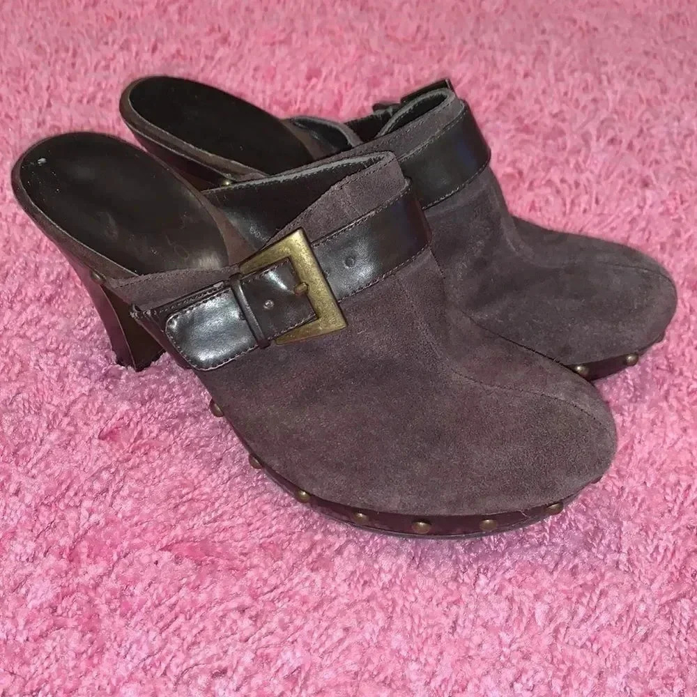 Bandolino Brown Suede Clogs